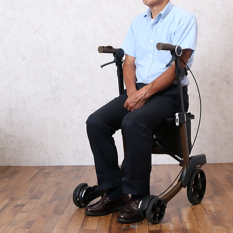 おしゃれな男性向け介護用歩行器 | 車椅子・介護用品TCマートのブログ