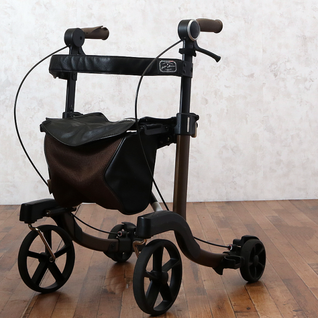 おしゃれな男性向け介護用歩行器 車椅子 介護用品tcマートのブログ