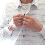 着替えがしにくい高齢者の方の着替えがしやすいお洋服の選び方
