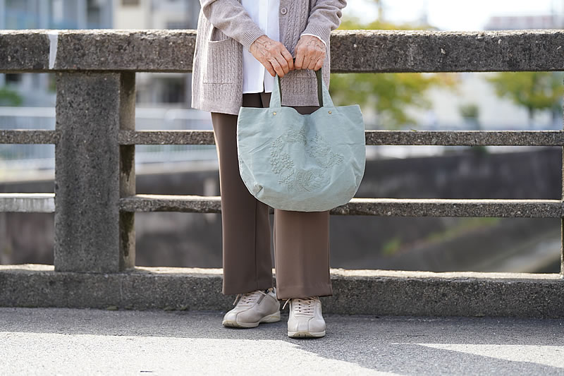 高齢者 服 どこで買う